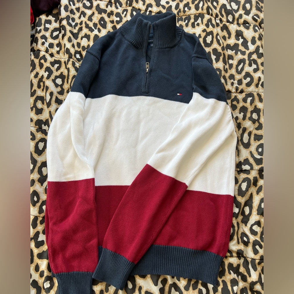 Men’s Tommy sweater